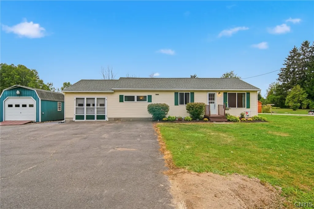 Property at 1325 County Route 12, Schroeppel, NY 13132