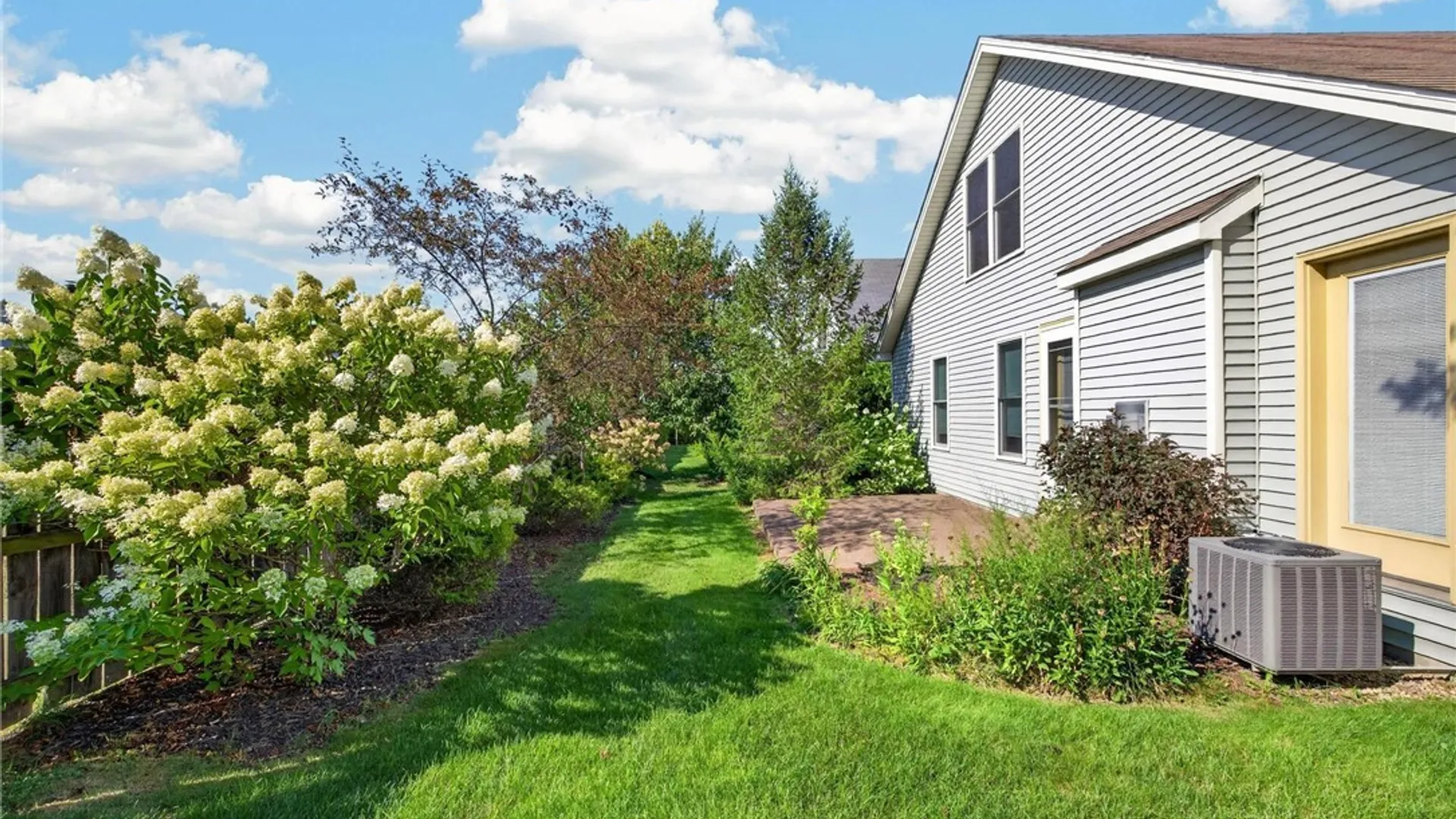 Property at 14 Allie Lane, Hamburg, NY 14075 5