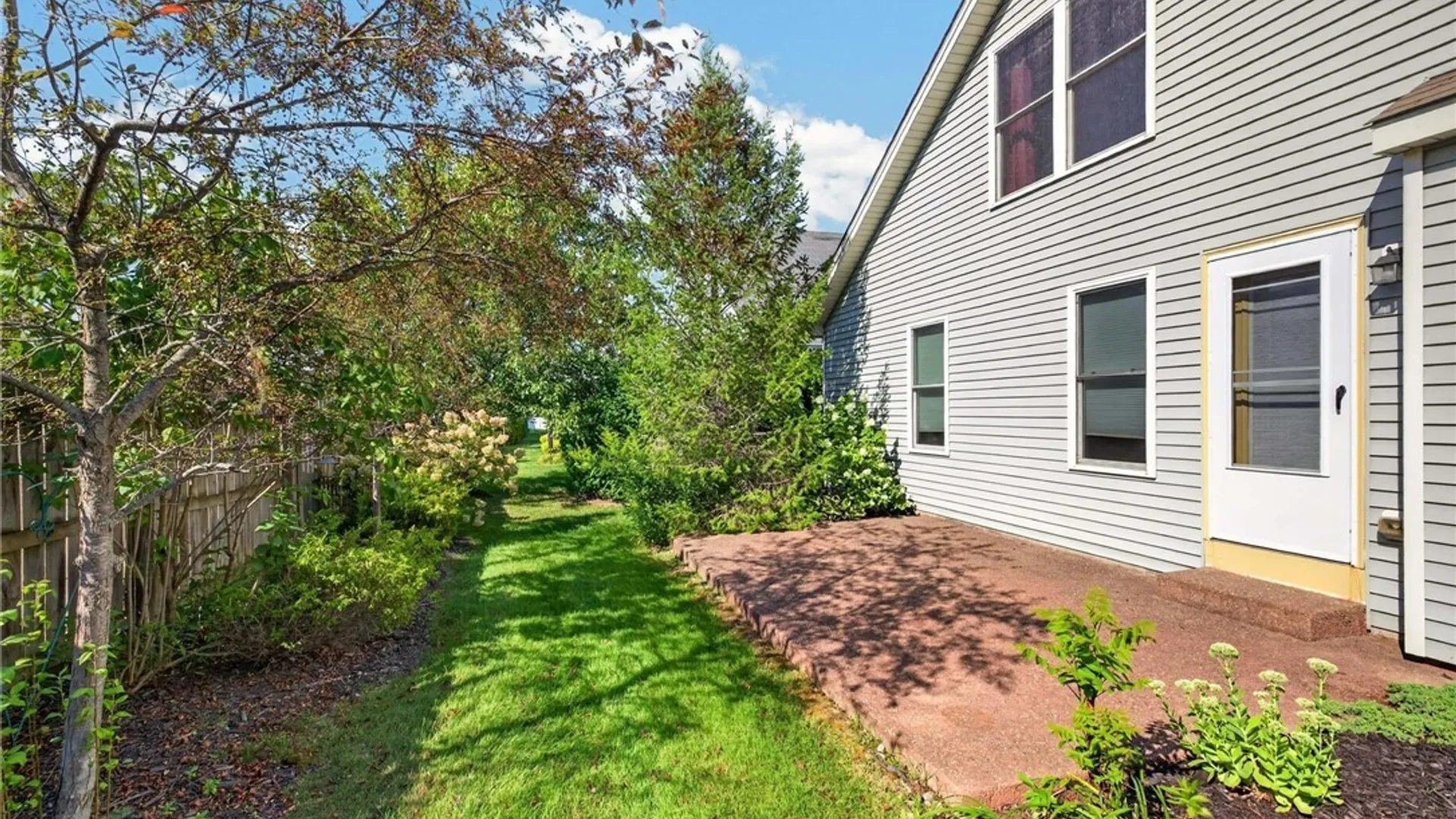 Property at 14 Allie Lane, Hamburg, NY 14075 6