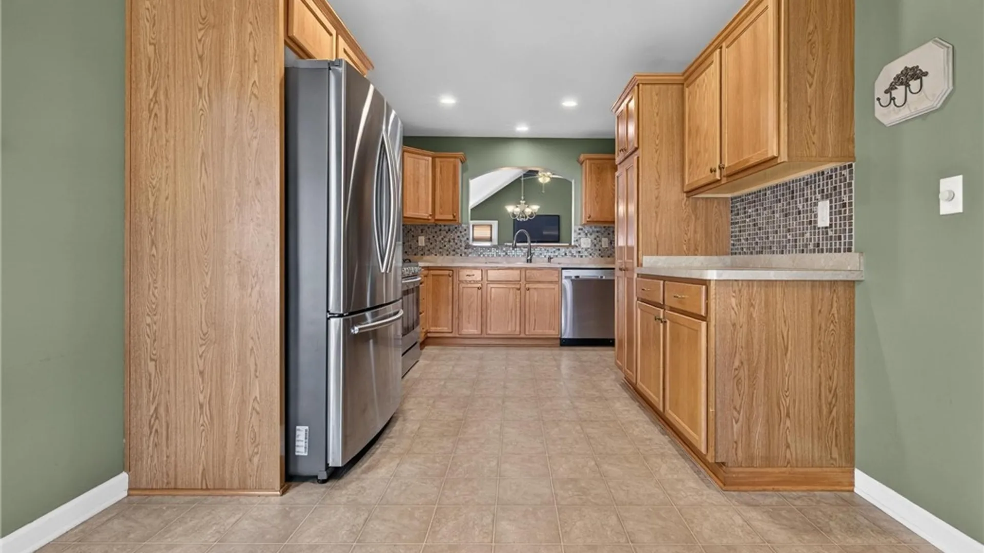 Property at 14 Allie Lane, Hamburg, NY 14075 10