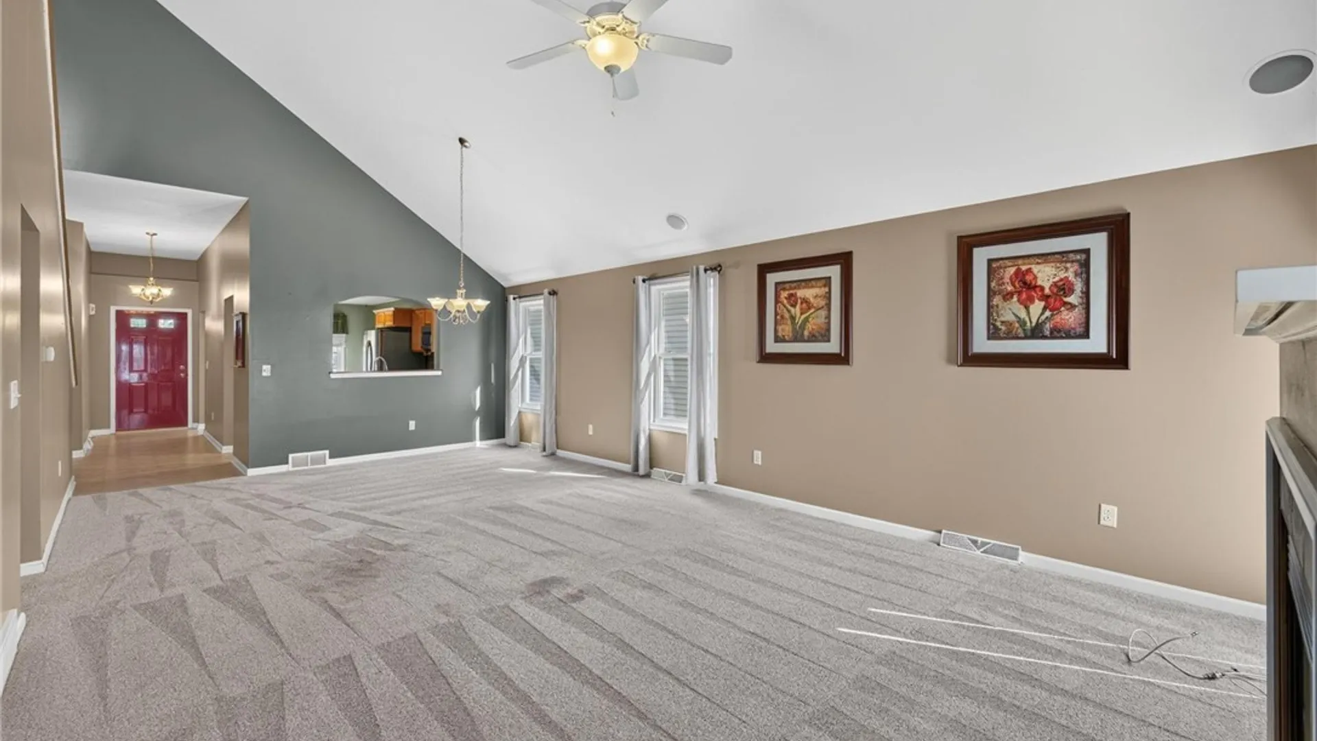 Property at 14 Allie Lane, Hamburg, NY 14075 20
