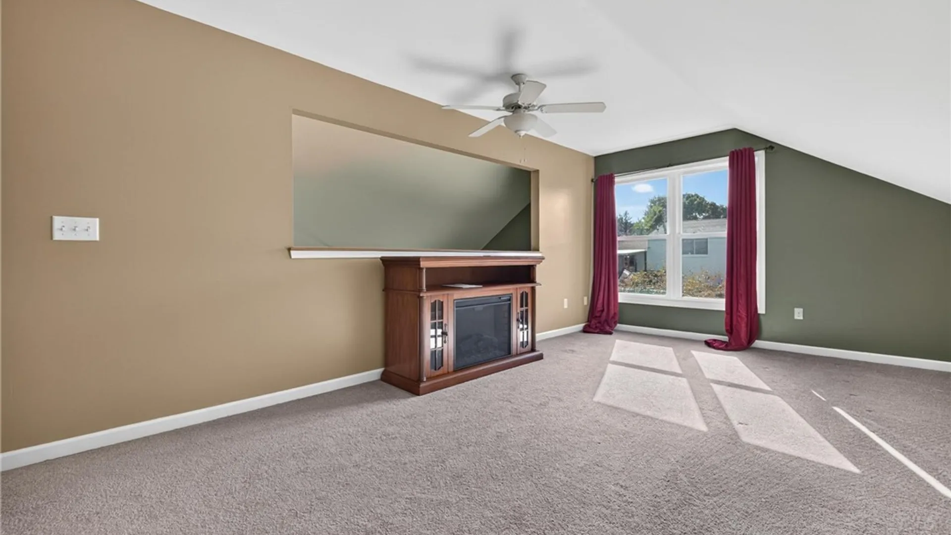 Property at 14 Allie Lane, Hamburg, NY 14075 36
