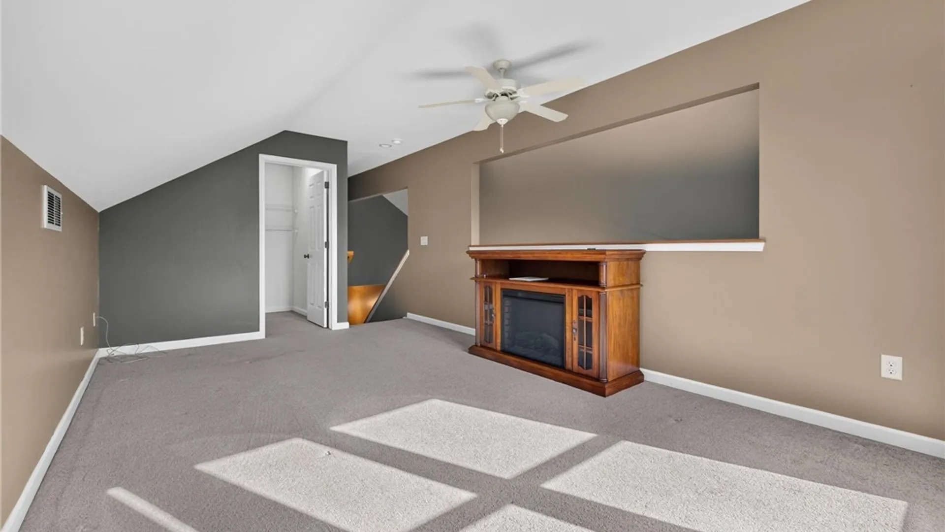 Property at 14 Allie Lane, Hamburg, NY 14075 37