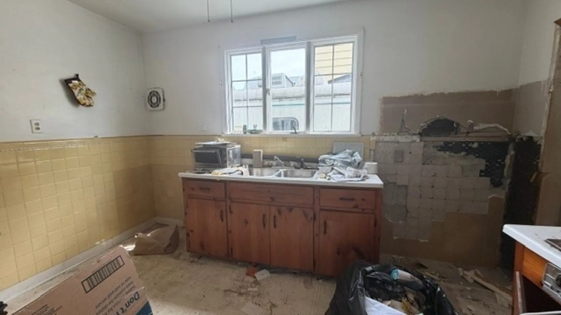 Property at 1416 Fort Ave, Niagara Falls, NY 14303 9