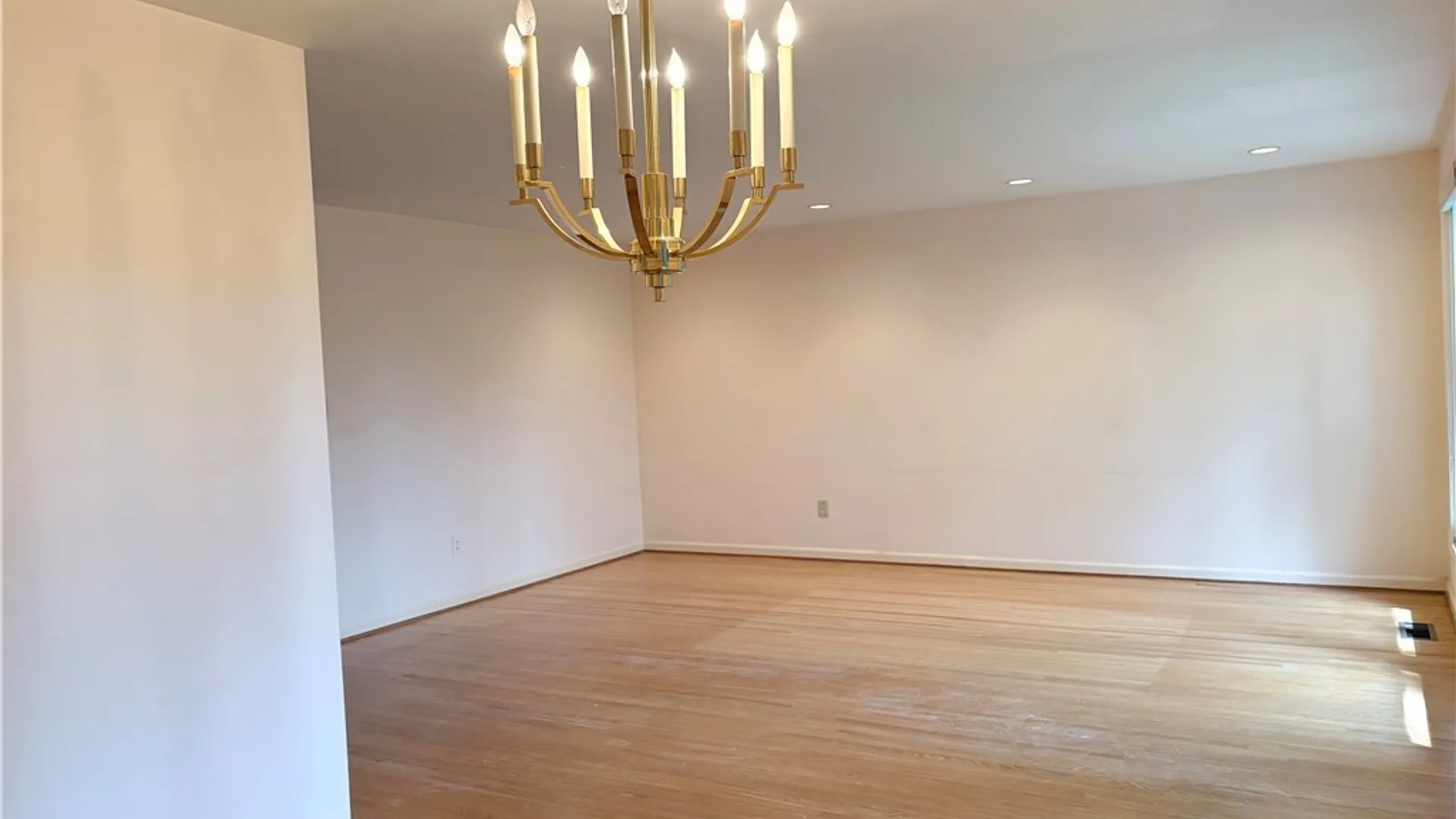 Property at 272 Woodmere Drive, Tonawanda, NY 14150 5