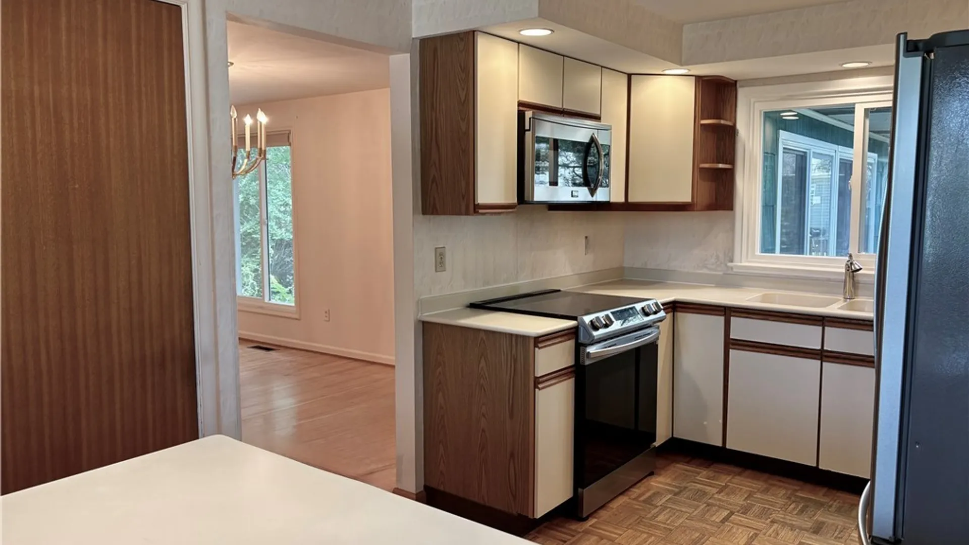 Property at 272 Woodmere Drive, Tonawanda, NY 14150 9