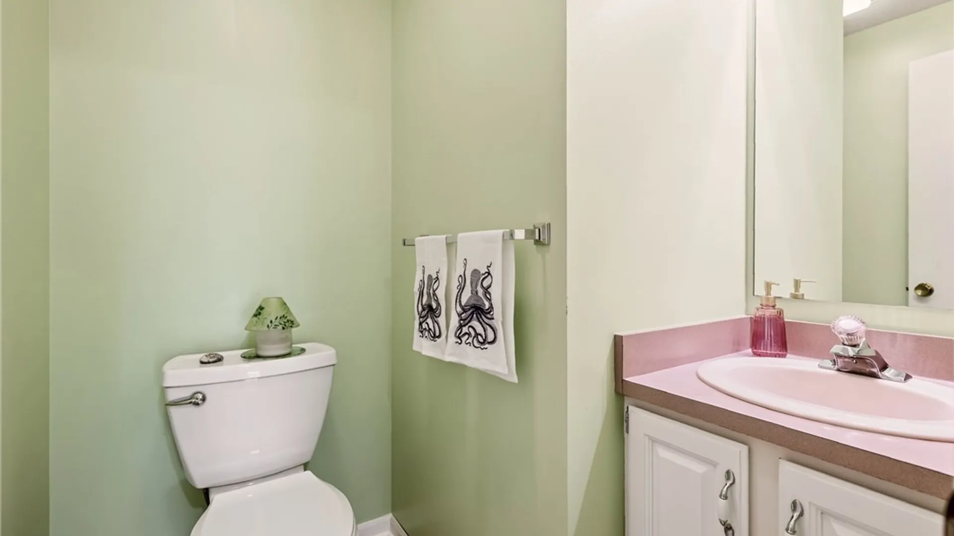 Property at 8 Yellowrose Circle, Clarkson, NY 14420 16