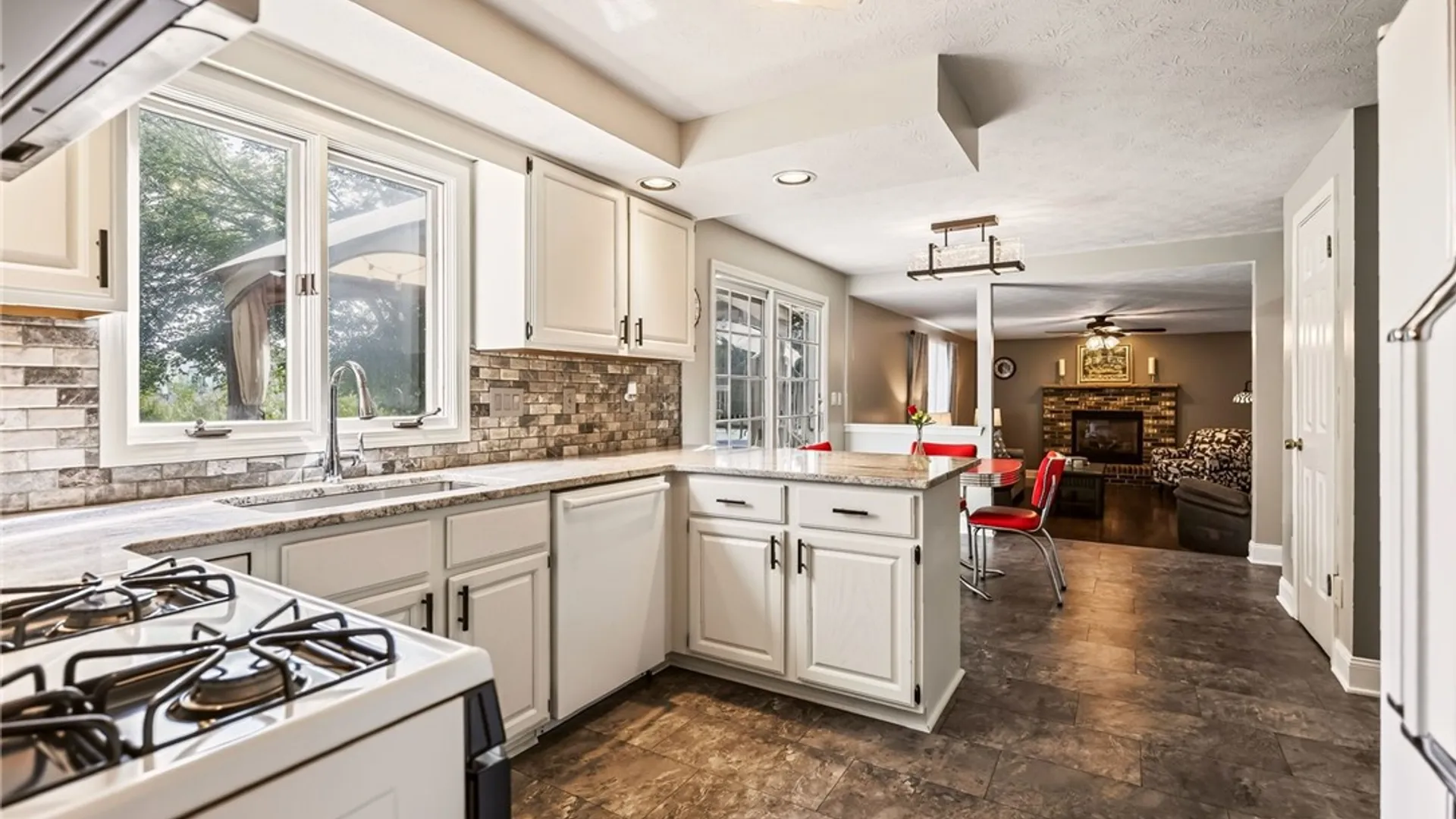 Property at 8 Yellowrose Circle, Clarkson, NY 14420 7