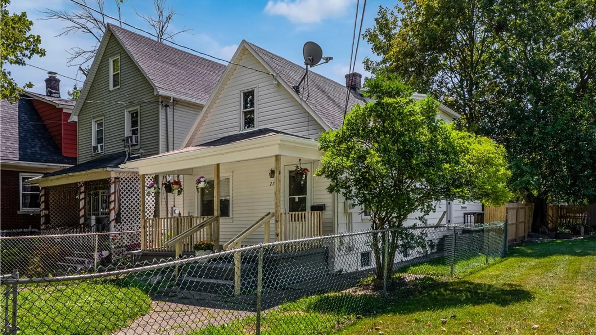 Property at 2215 Cudaback Avenue, Niagara Falls, NY 14303 3