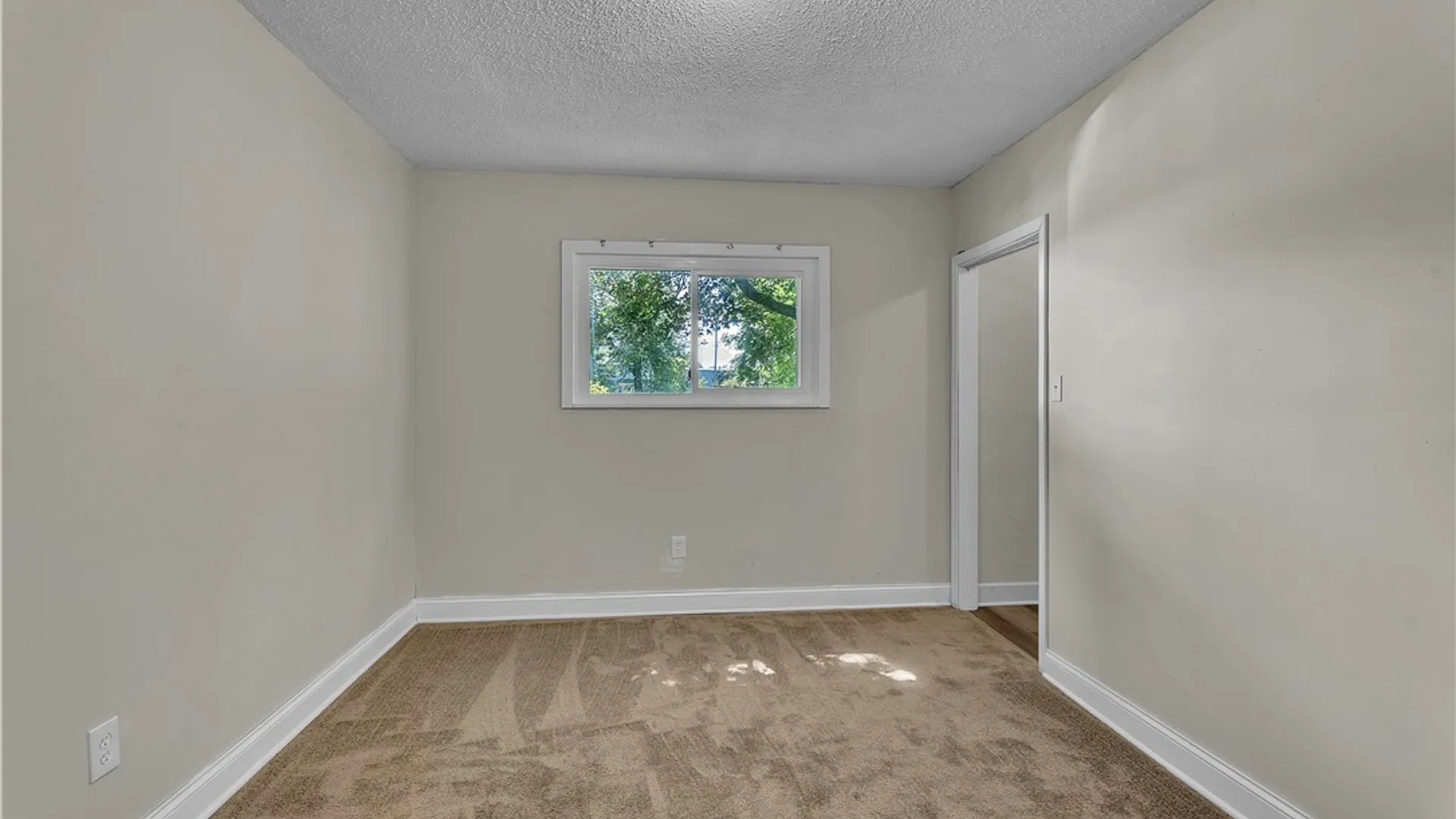 Property at 2215 Cudaback Avenue, Niagara Falls, NY 14303 18