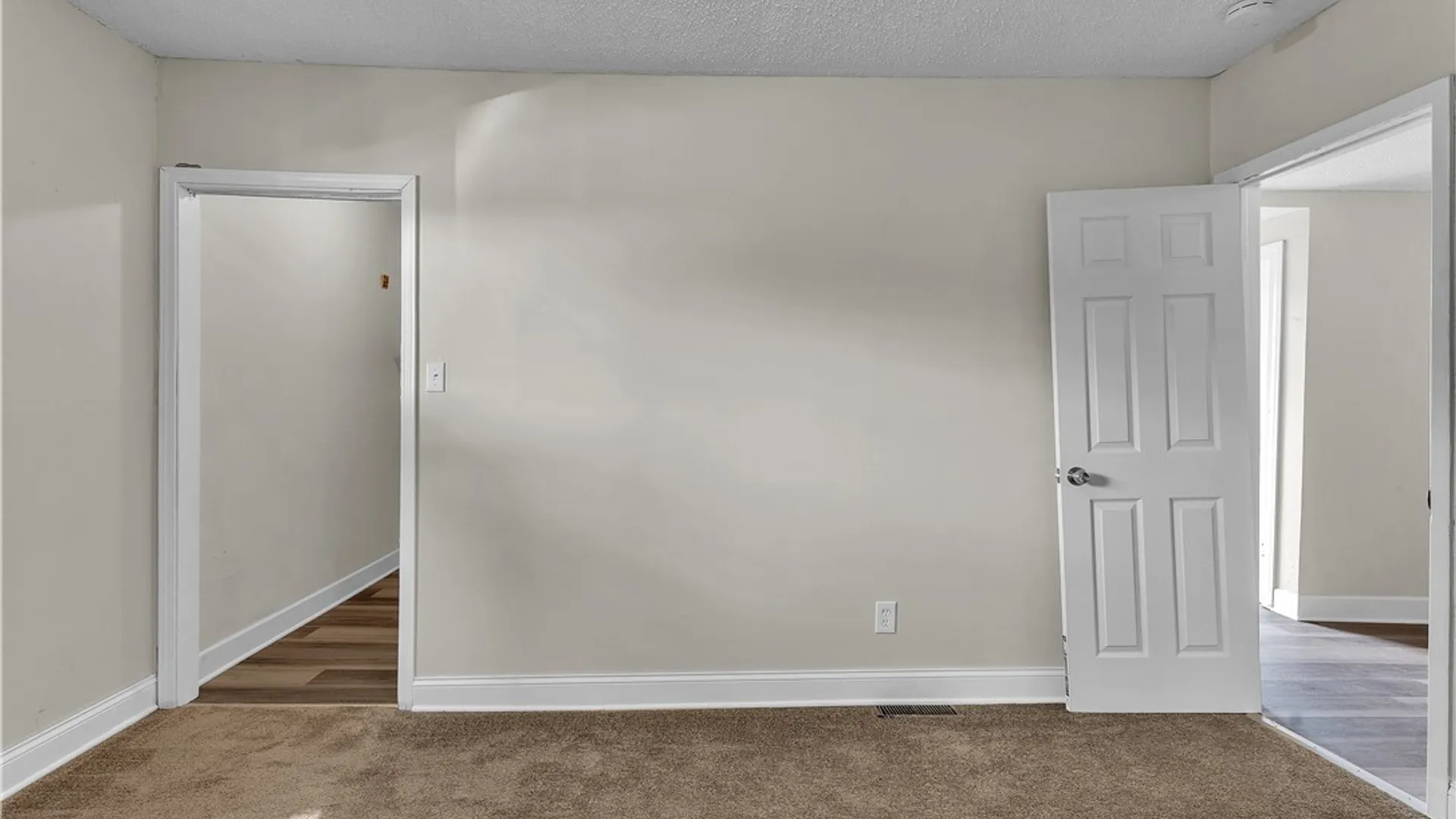 Property at 2215 Cudaback Avenue, Niagara Falls, NY 14303 20