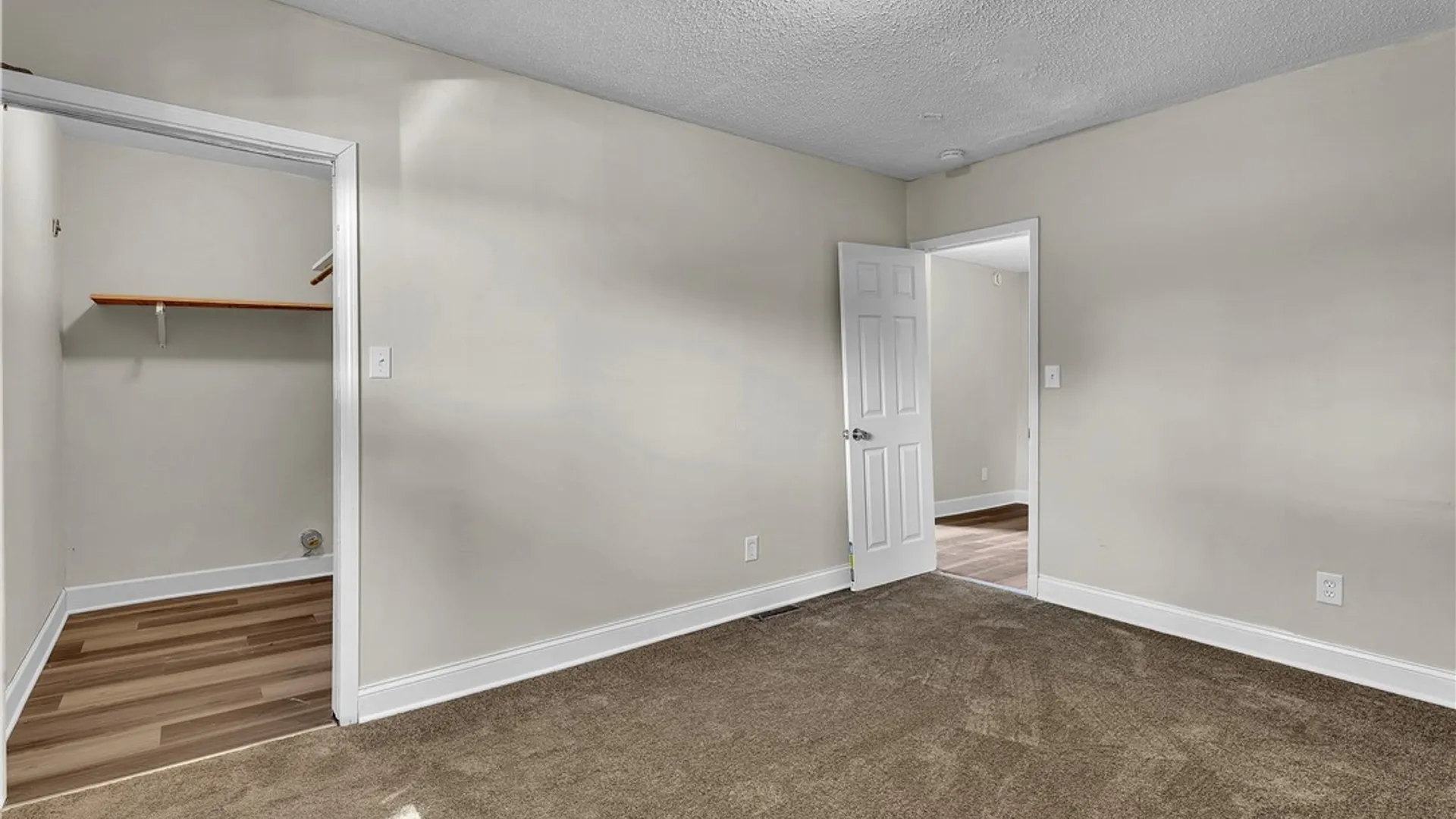 Property at 2215 Cudaback Avenue, Niagara Falls, NY 14303 17