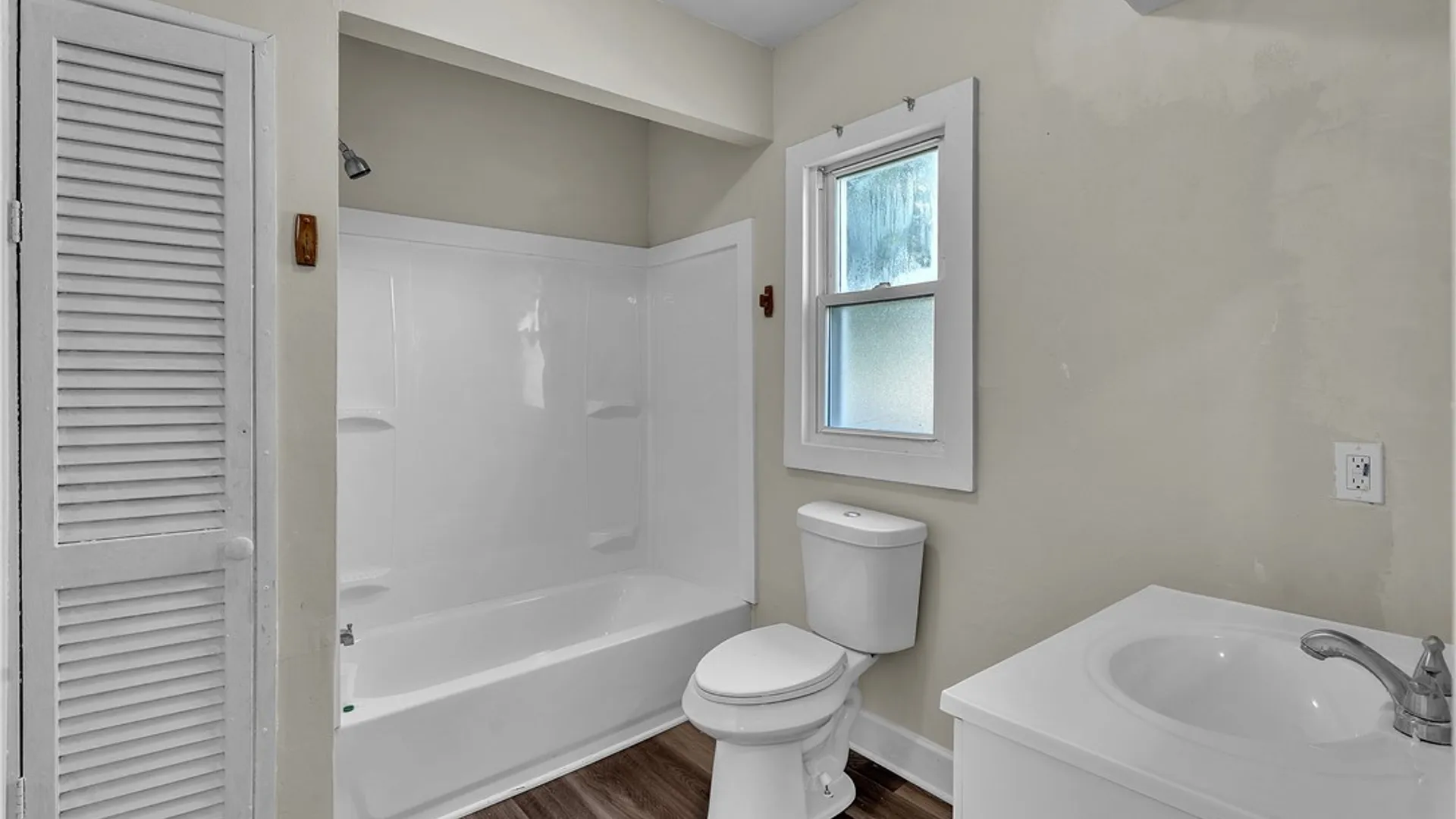 Property at 2215 Cudaback Avenue, Niagara Falls, NY 14303 21