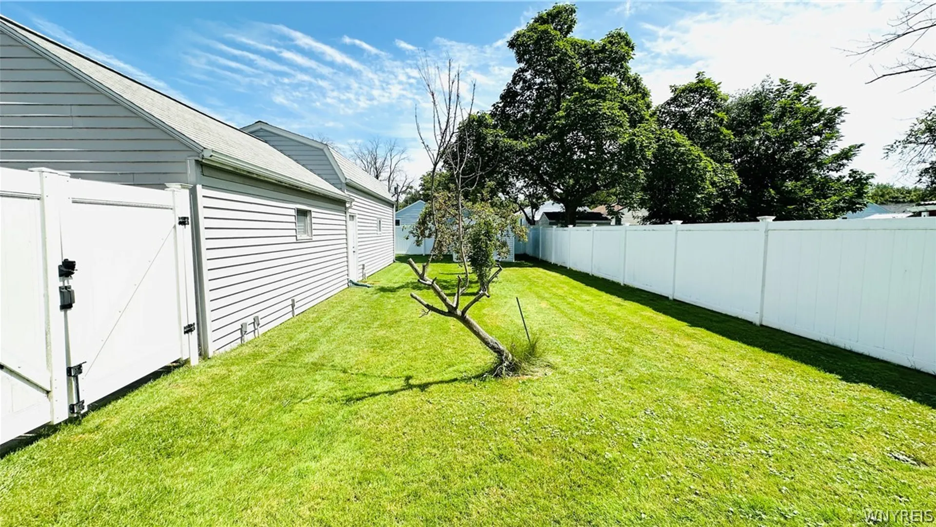 Property at 833 92nd Street, Niagara Falls, NY 14304 32