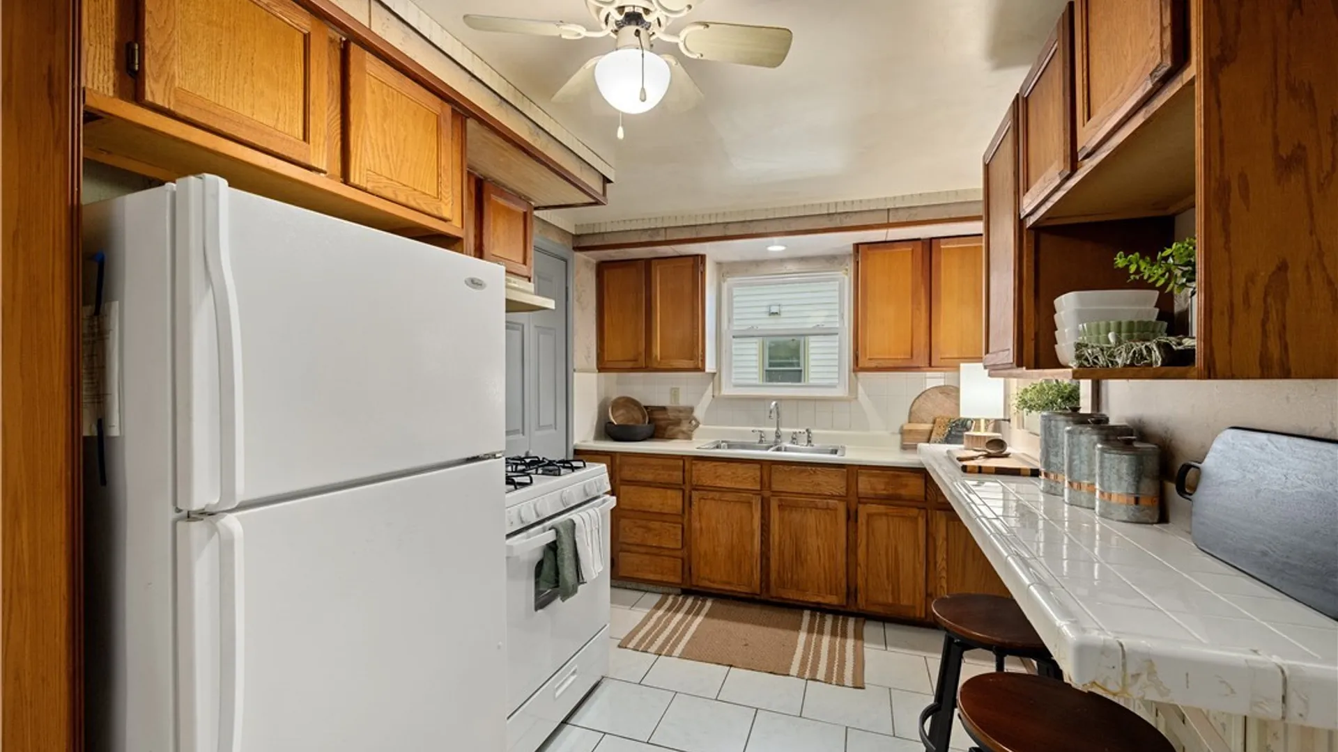 Property at 1236 Hilton Avenue, Utica, NY 13501 4