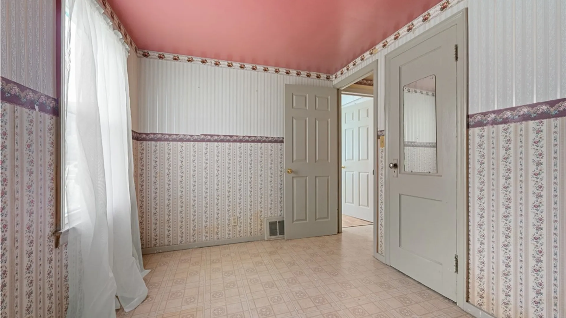 Property at 1236 Hilton Avenue, Utica, NY 13501 18