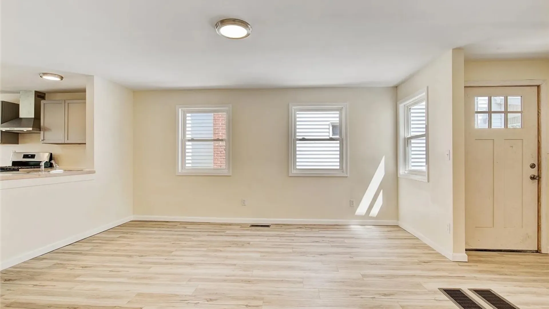 Property at 1002 Park Street, Syracuse, NY 13208 4