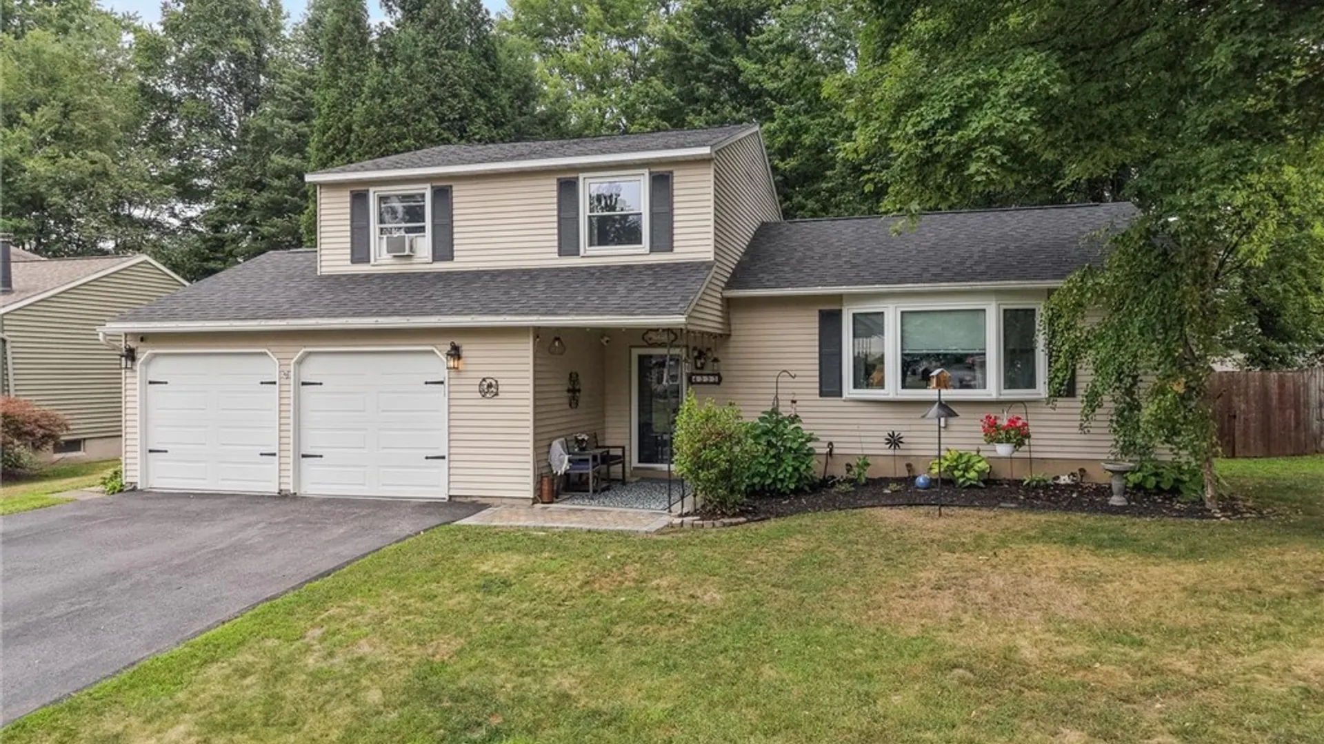 Property at 4333 Luna Course, Clay, NY 13090 4