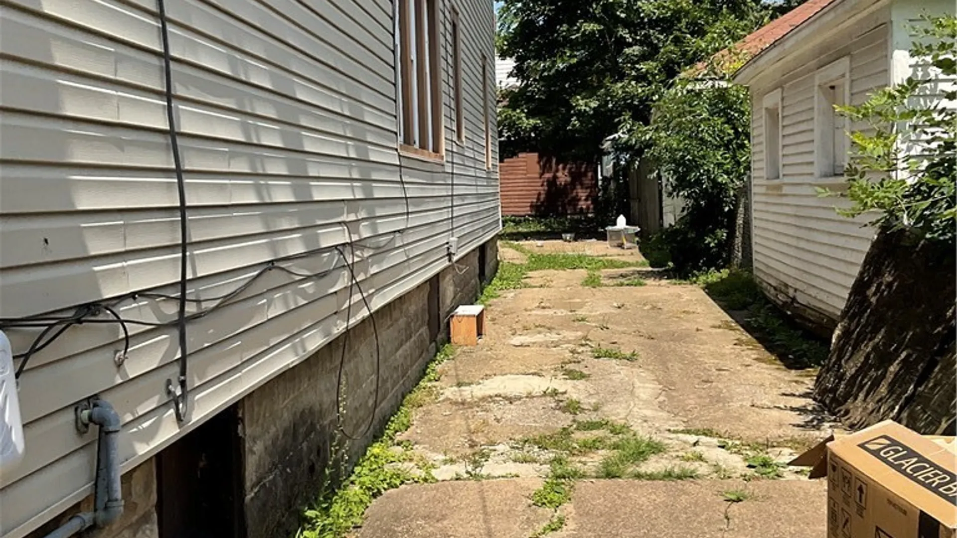 Property at 11 Eckhert Street, Buffalo, NY 14207 3