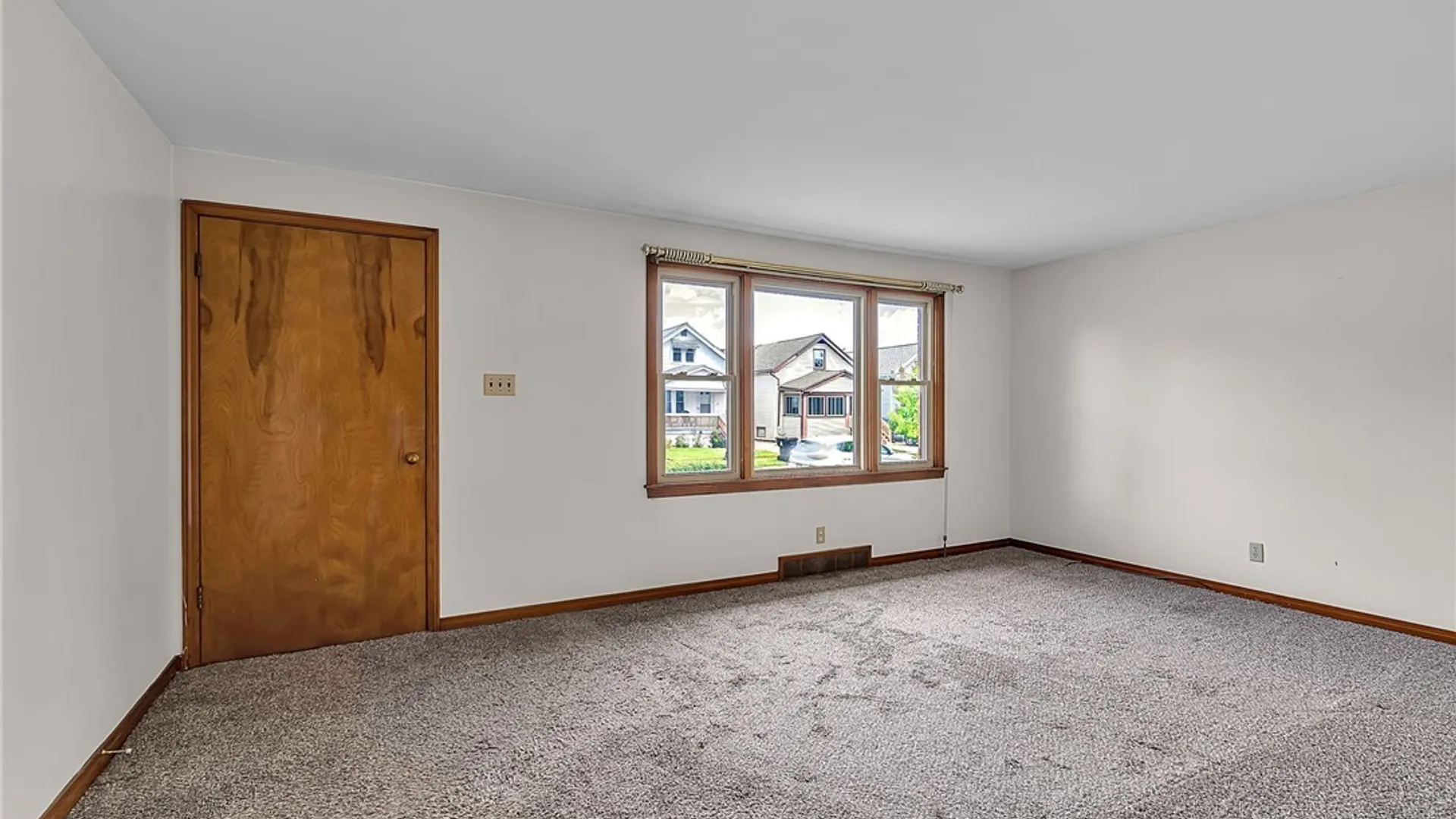 Property at 194 Tremaine Avenue, Tonawanda, NY 14217 4