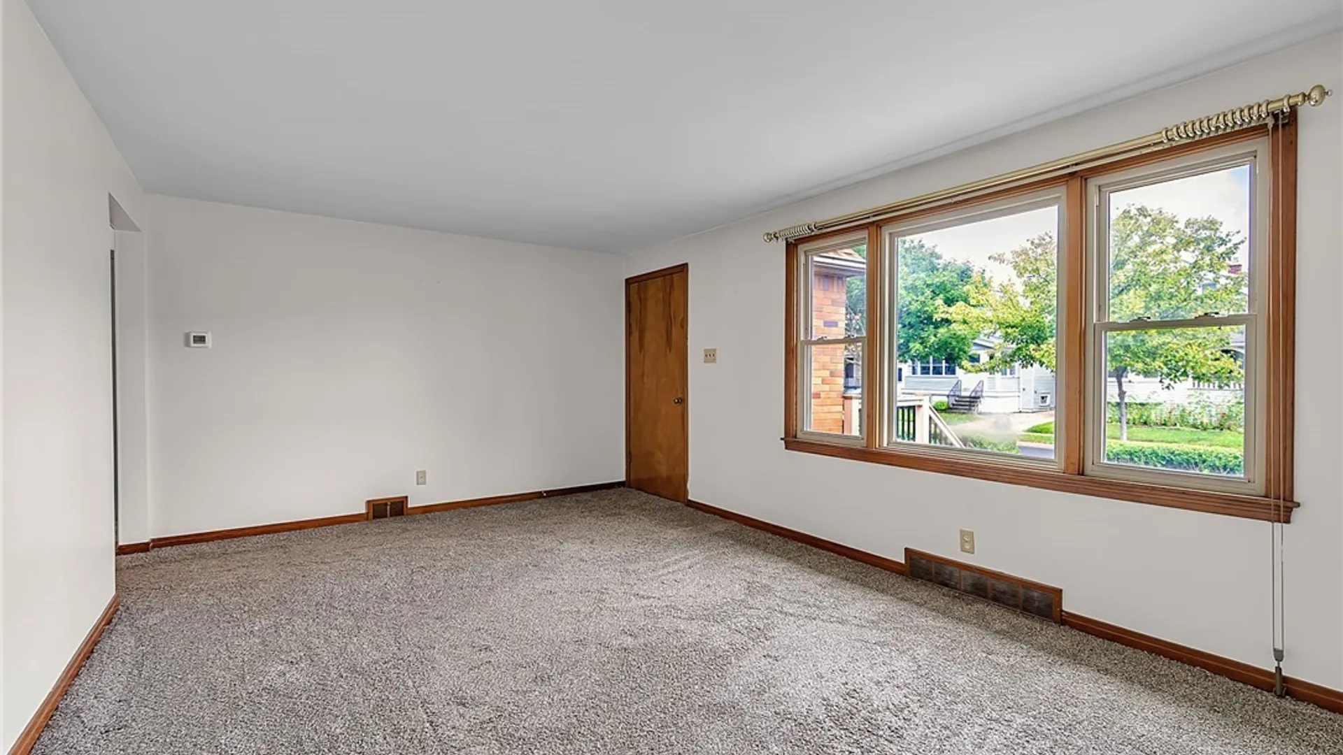 Property at 194 Tremaine Avenue, Tonawanda, NY 14217 5