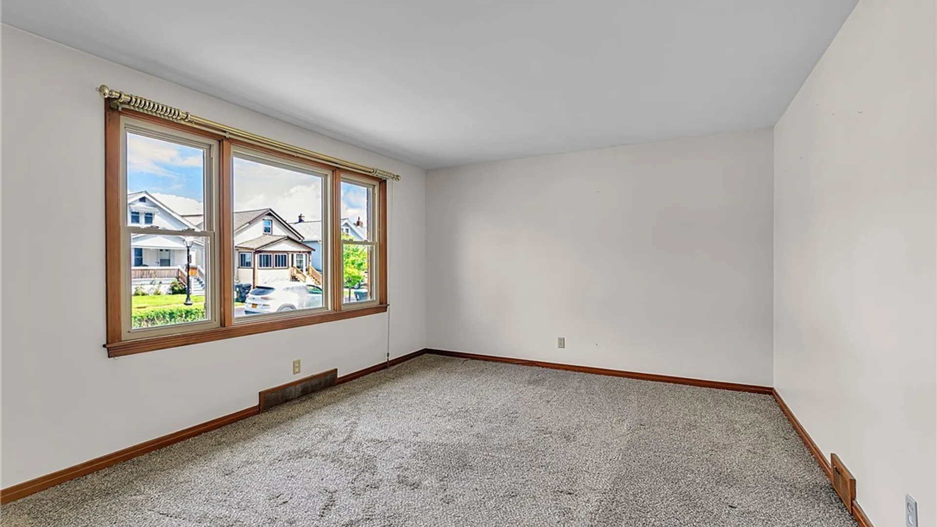Property at 194 Tremaine Avenue, Tonawanda, NY 14217 6