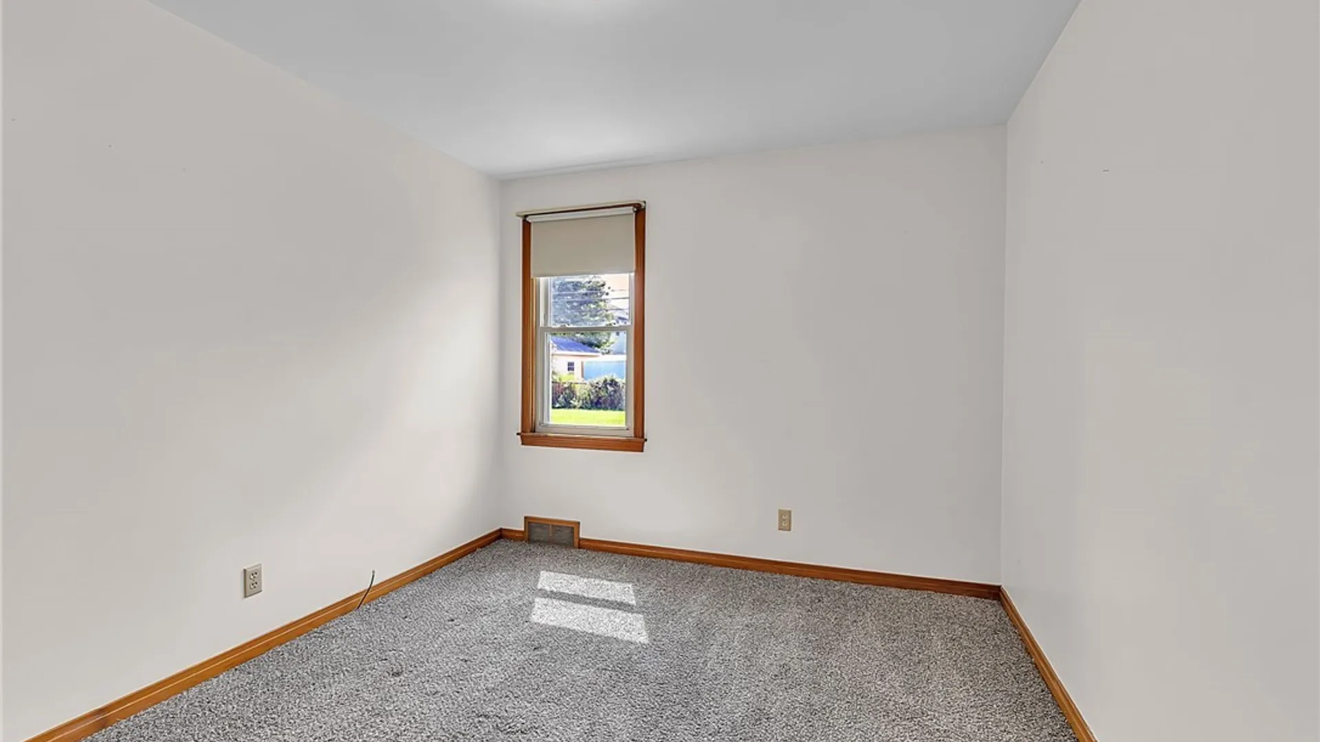 Property at 194 Tremaine Avenue, Tonawanda, NY 14217 17