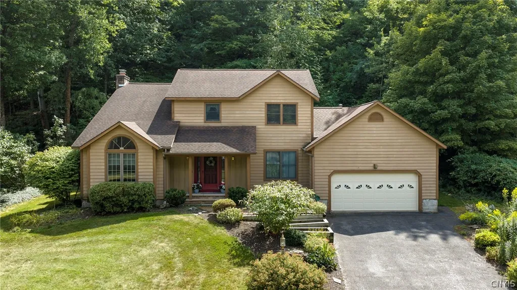 Property at 5169 Wagon Trails End, Onondaga, NY 13215
