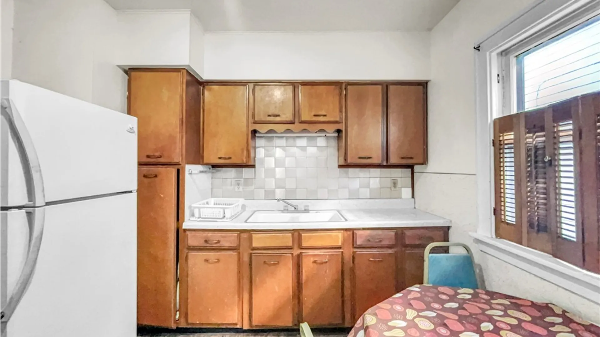 Property at 375 Winspear Avenue, Buffalo, NY 14215 4