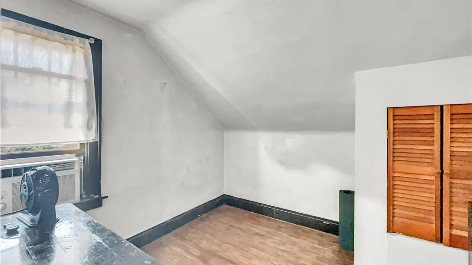 Property at 375 Winspear Avenue, Buffalo, NY 14215 24