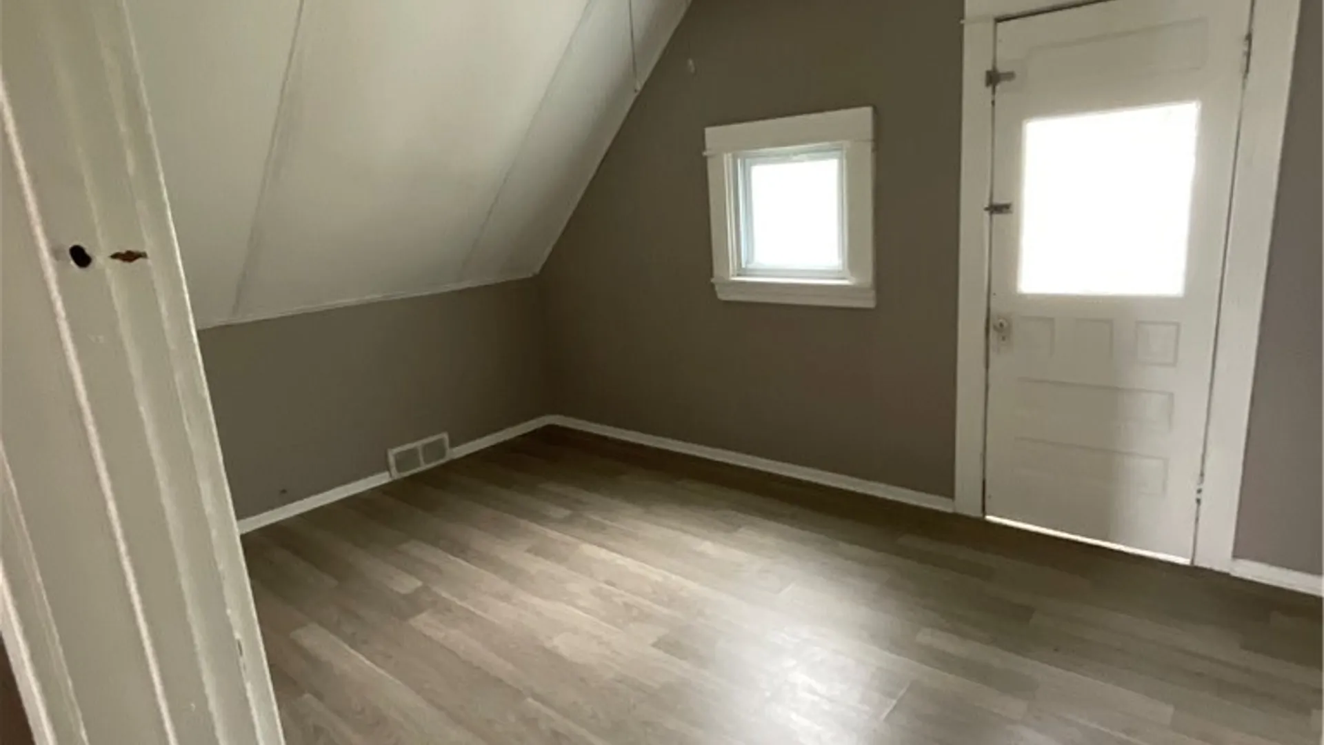 Property at 24 Philadelphia Street, Buffalo, NY 14207 9