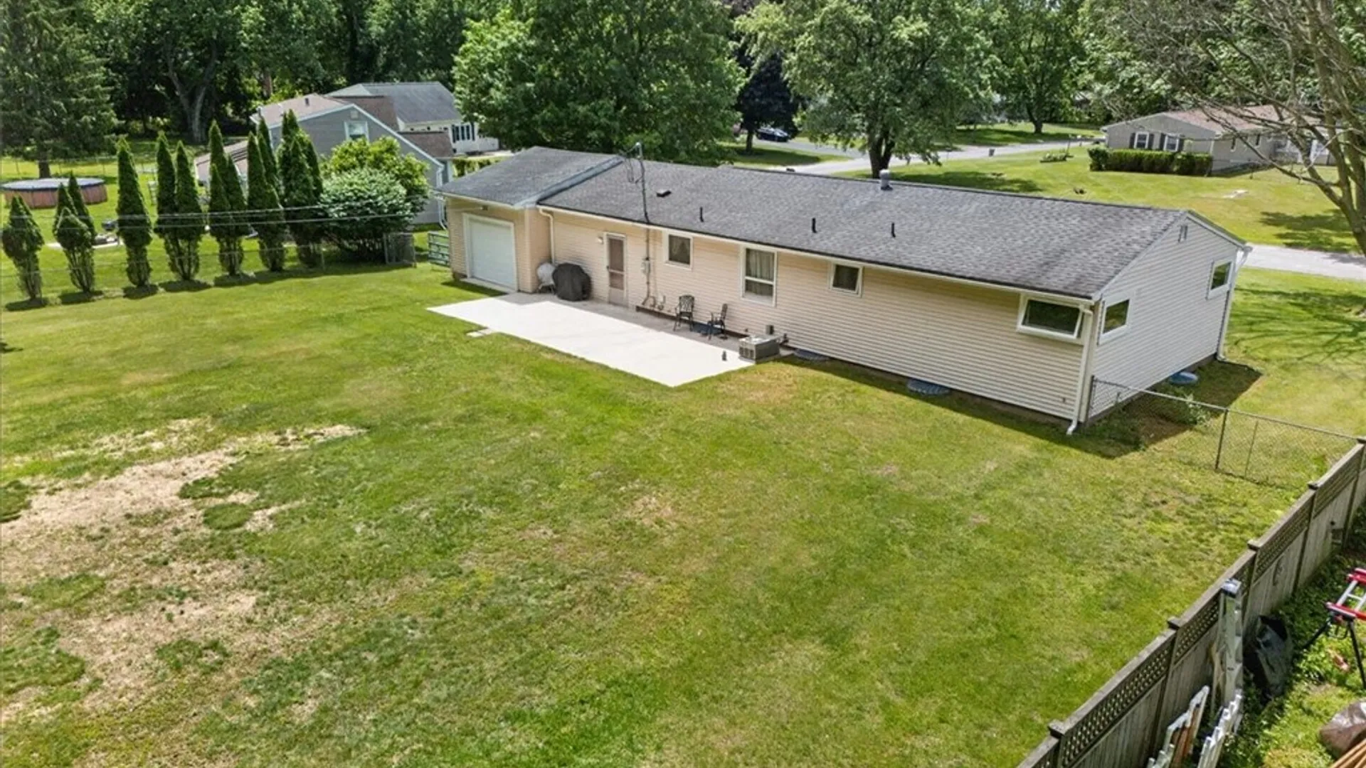 Property at 17 Briarwood Lane, Perinton, NY 14450 38
