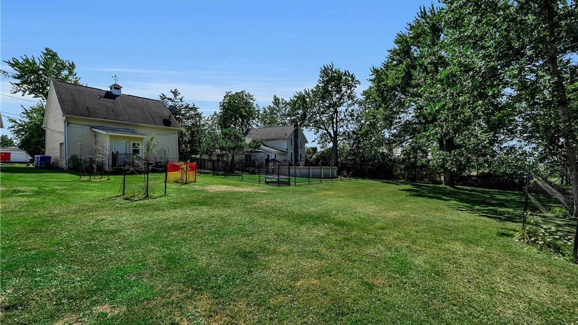 Property at 26 Reserve Road, West Seneca, NY 14224 46