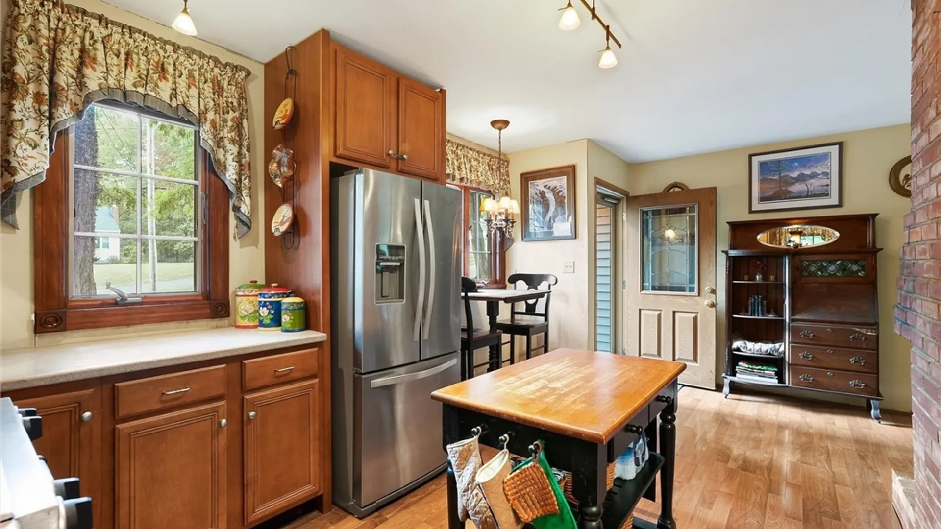 Property at 415 Yorkshire Boulevard, Camillus, NY 13219 10