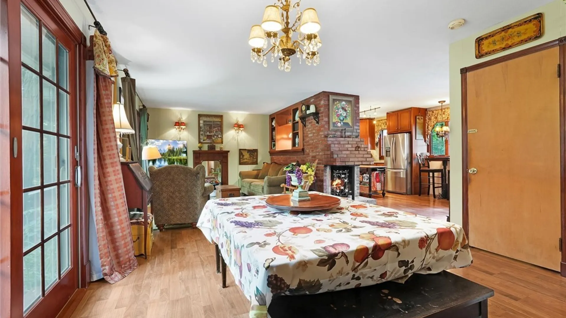 Property at 415 Yorkshire Boulevard, Camillus, NY 13219 16
