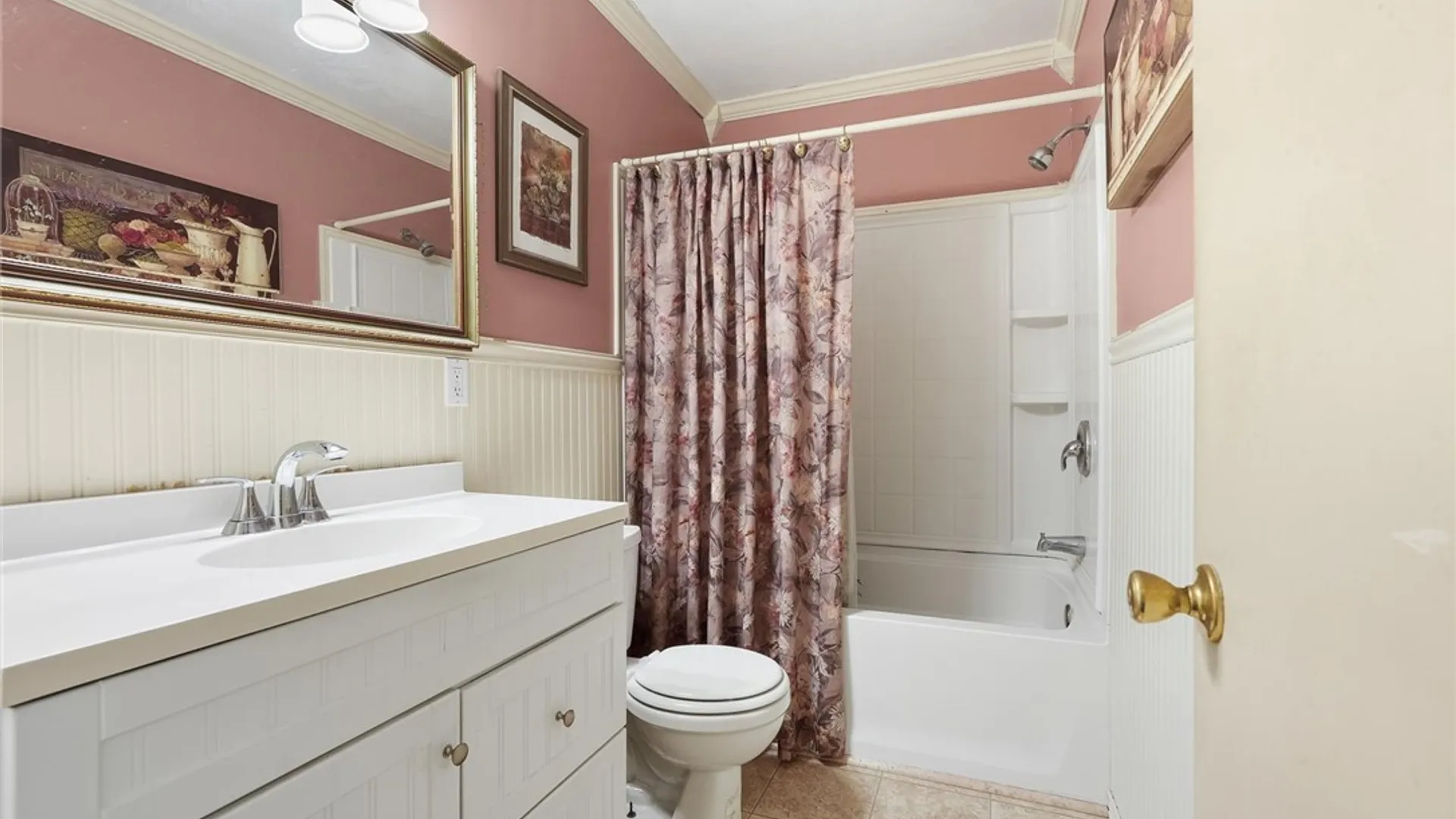 Property at 415 Yorkshire Boulevard, Camillus, NY 13219 21