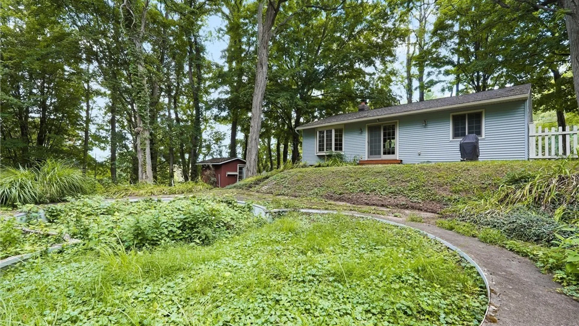 Property at 415 Yorkshire Boulevard, Camillus, NY 13219 30