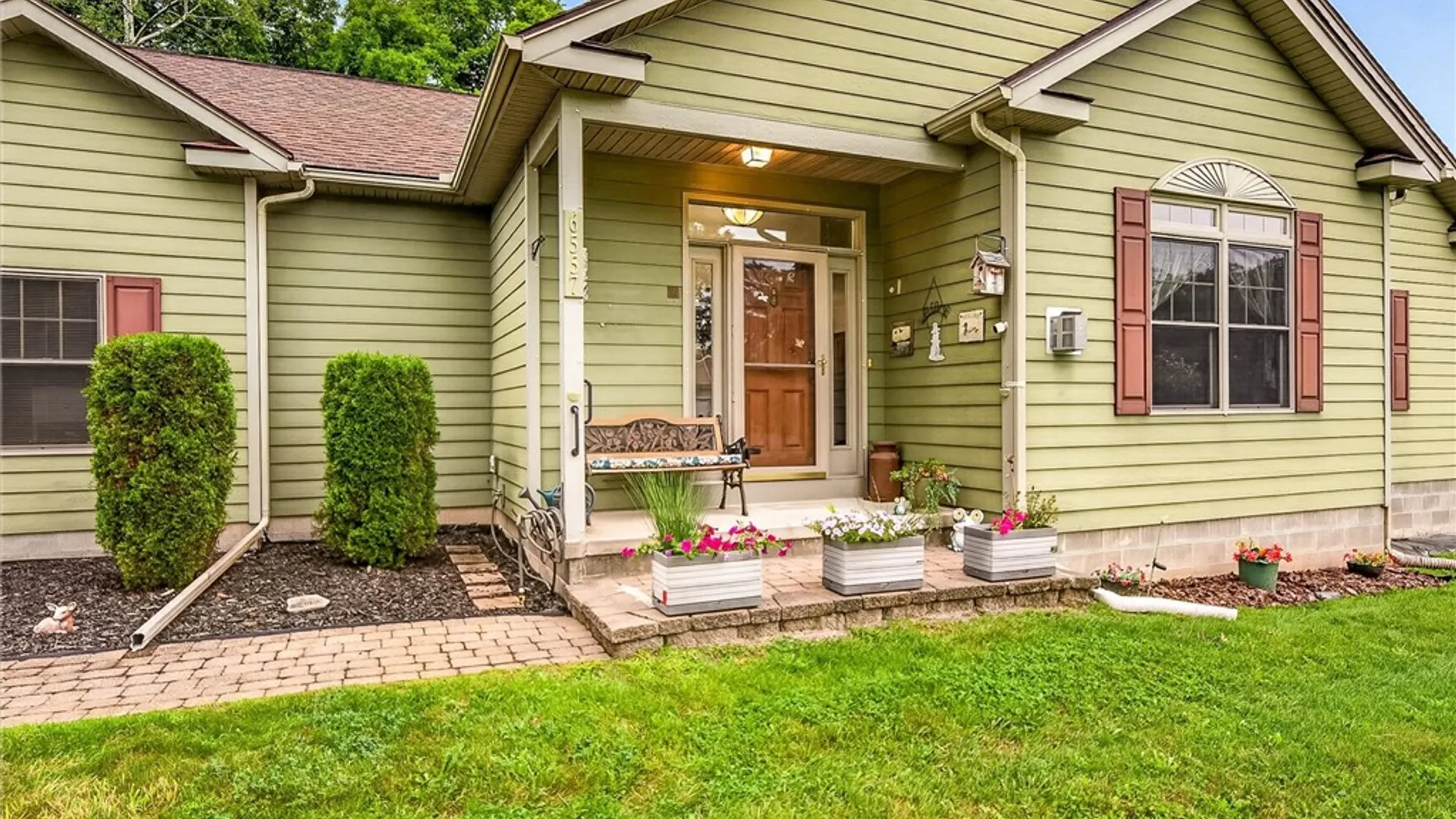 Property at 6557 Florence Lane, Livonia, NY 14487 15