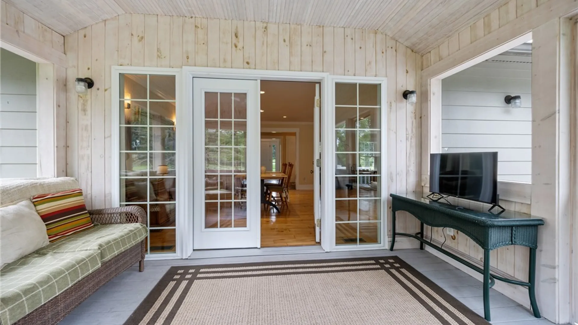 Property at 326 W Bloomfield Road, Pittsford, NY 14534 21