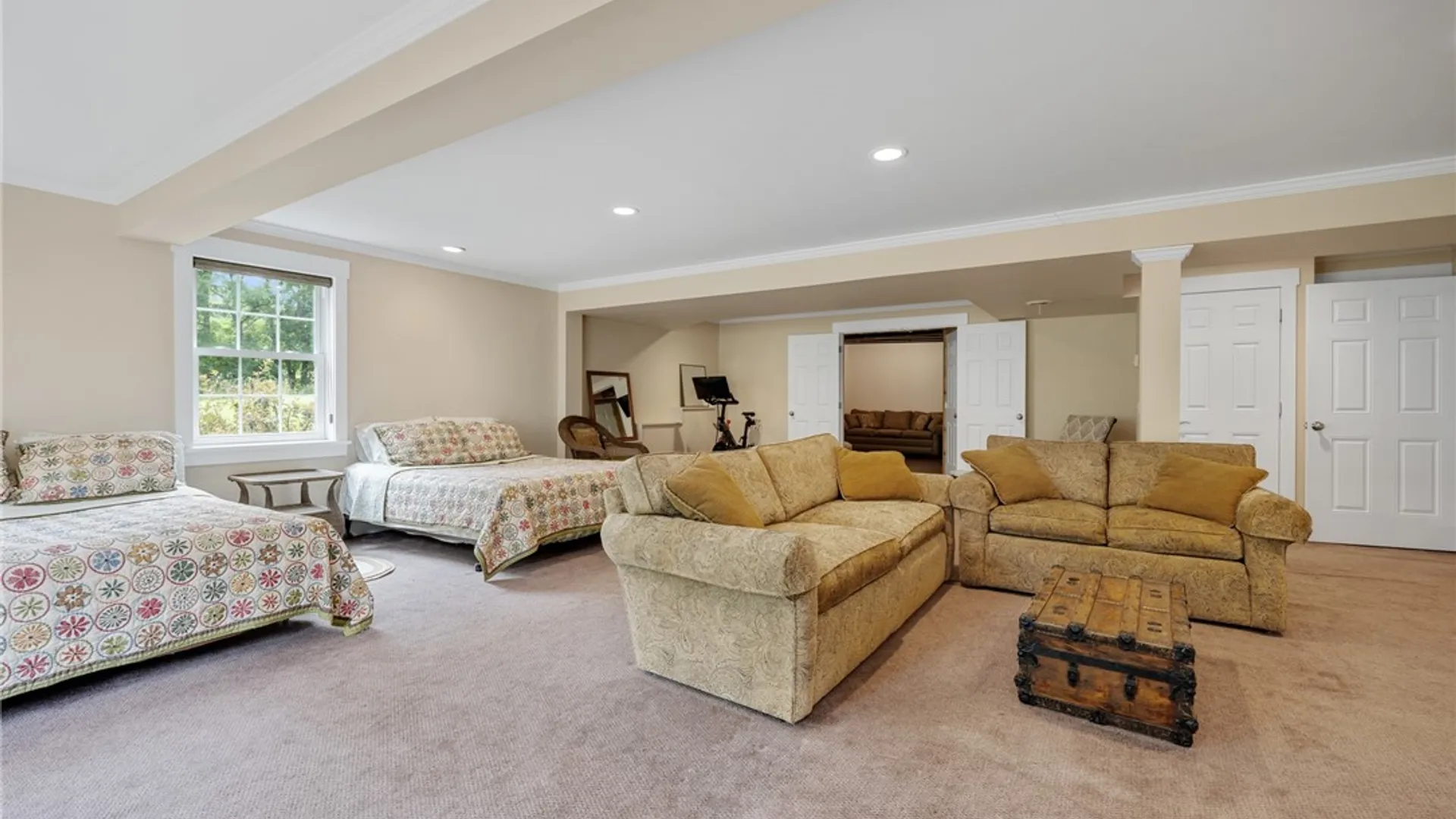 Property at 326 W Bloomfield Road, Pittsford, NY 14534 41