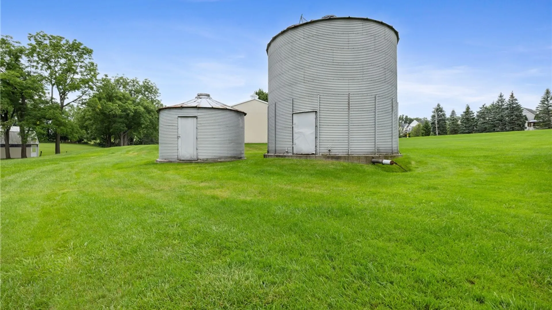 Property at 326 W Bloomfield Road, Pittsford, NY 14534 43