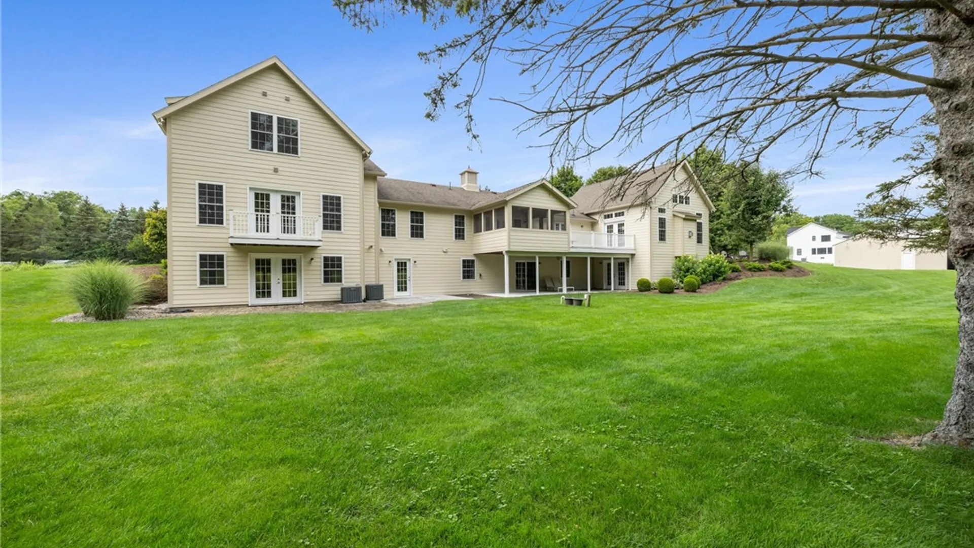 Property at 326 W Bloomfield Road, Pittsford, NY 14534 4