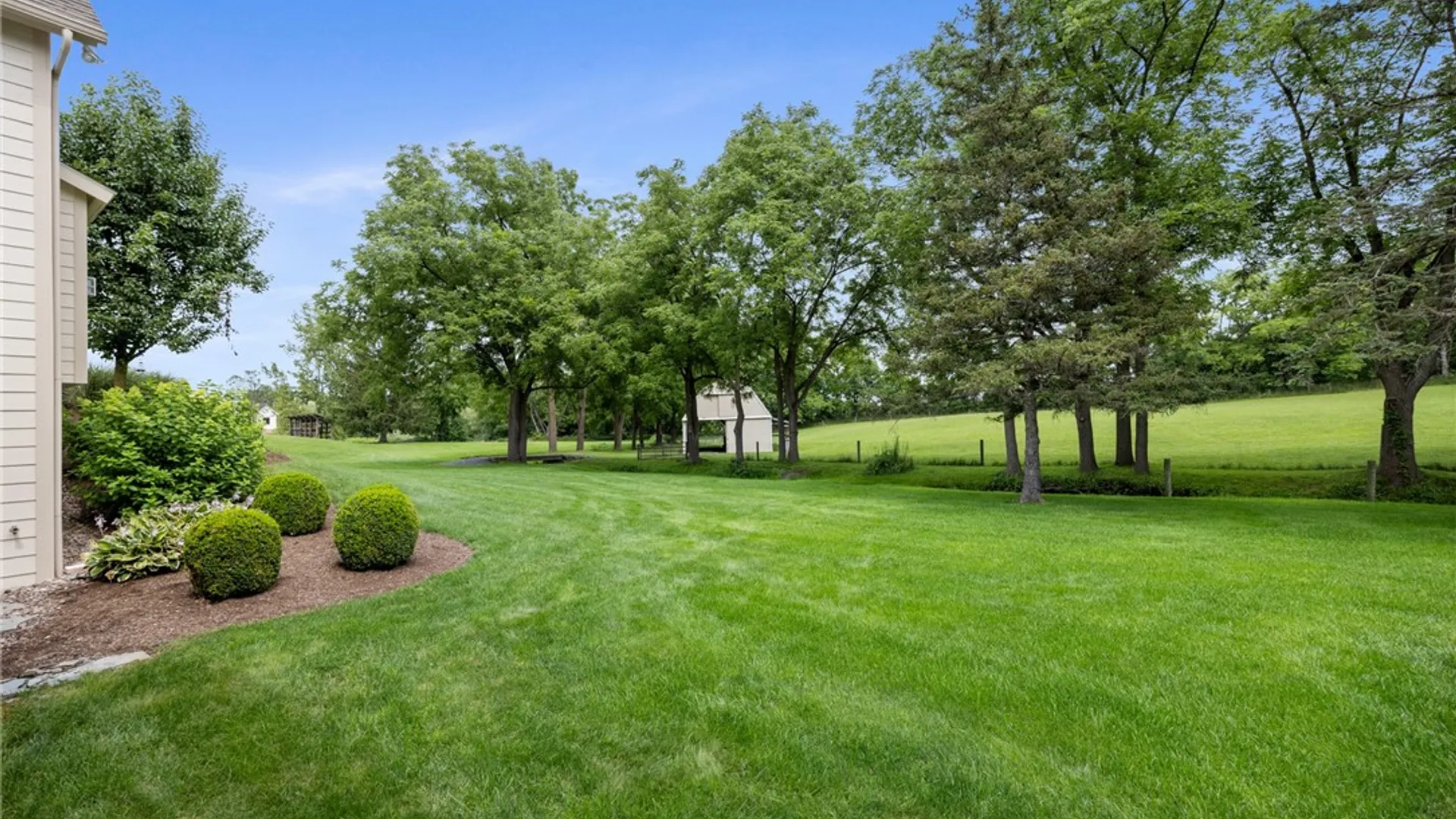 Property at 326 W Bloomfield Road, Pittsford, NY 14534 6