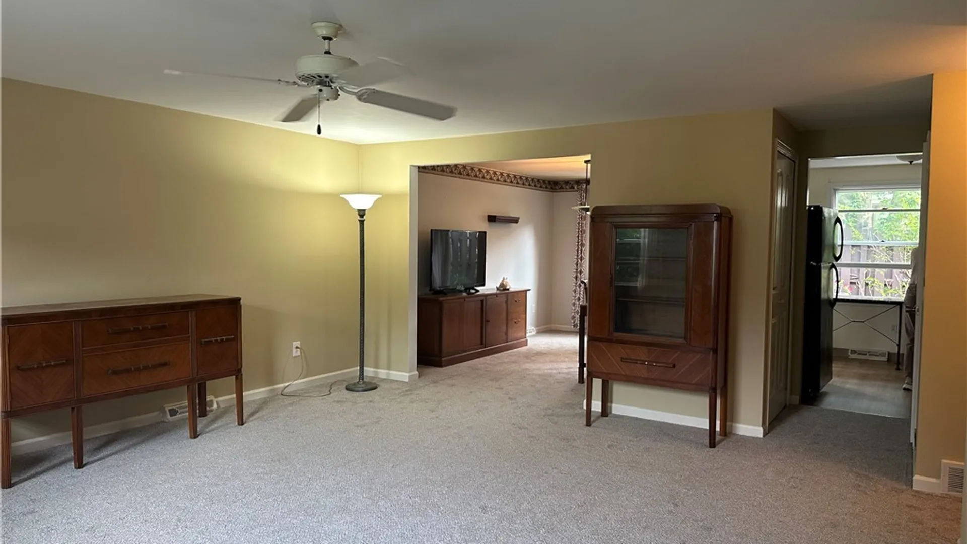 Property at 25 Oakbrook Drive, Amherst, NY 14221 5