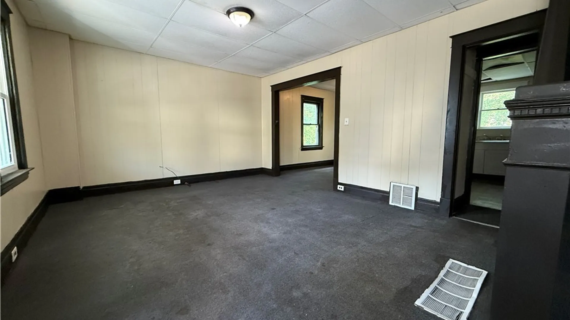 Property at 1868 Weston Avenue, Niagara Falls, NY 14305 5