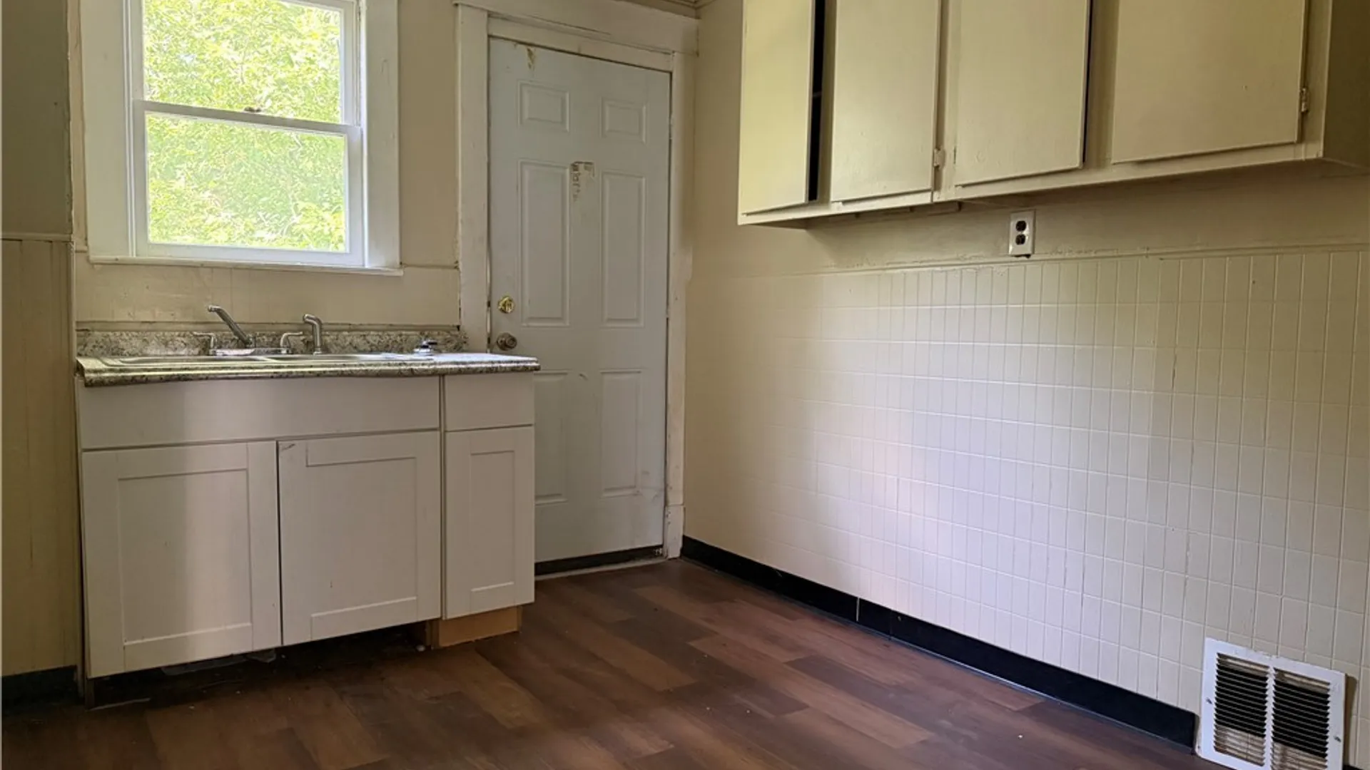 Property at 1868 Weston Avenue, Niagara Falls, NY 14305 12