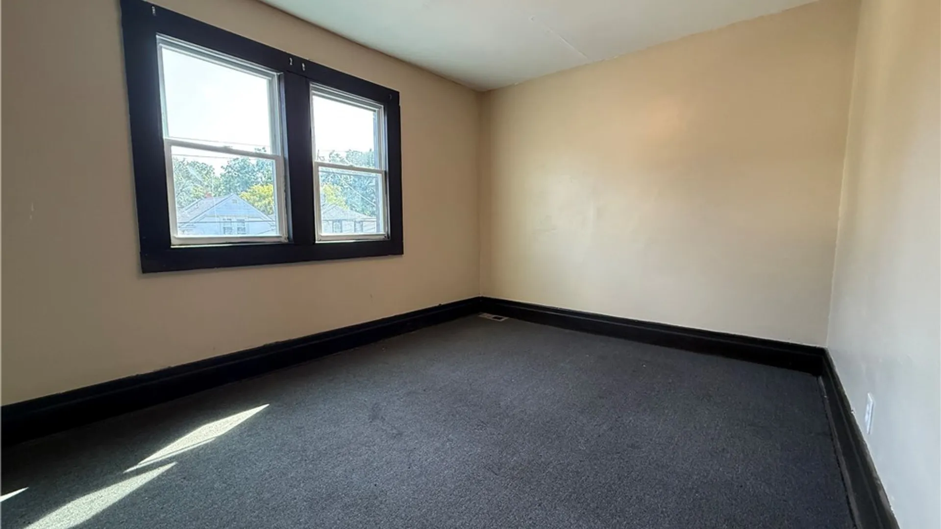 Property at 1868 Weston Avenue, Niagara Falls, NY 14305 15