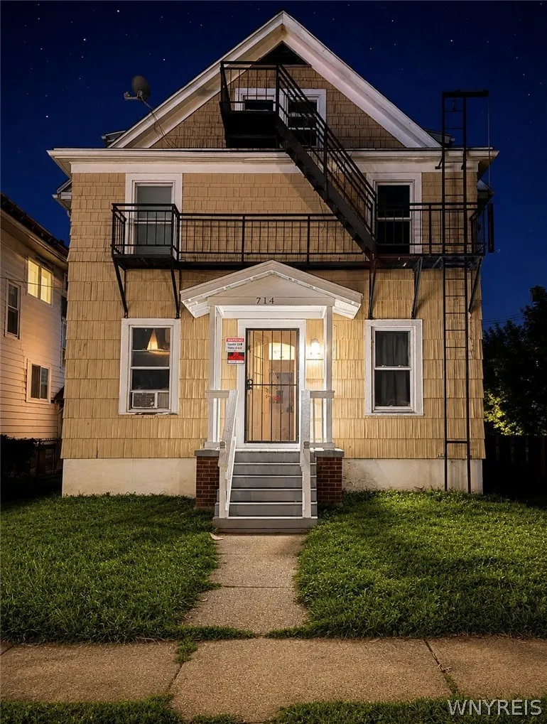 Property at 714 8th Street, Niagara Falls, NY 14301