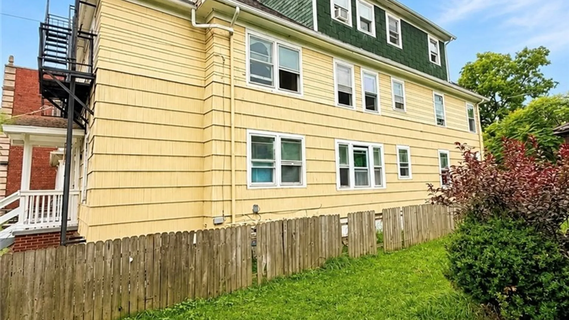 Property at 714 8th Street, Niagara Falls, NY 14301 4
