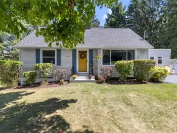Property at 211 Stonehedge Road, Camillus, NY 13031